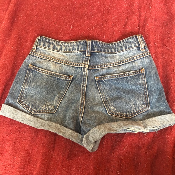 Forever 21 Cuffed Distressed Denim Shorts Size 25 - Picture 2 of 2
